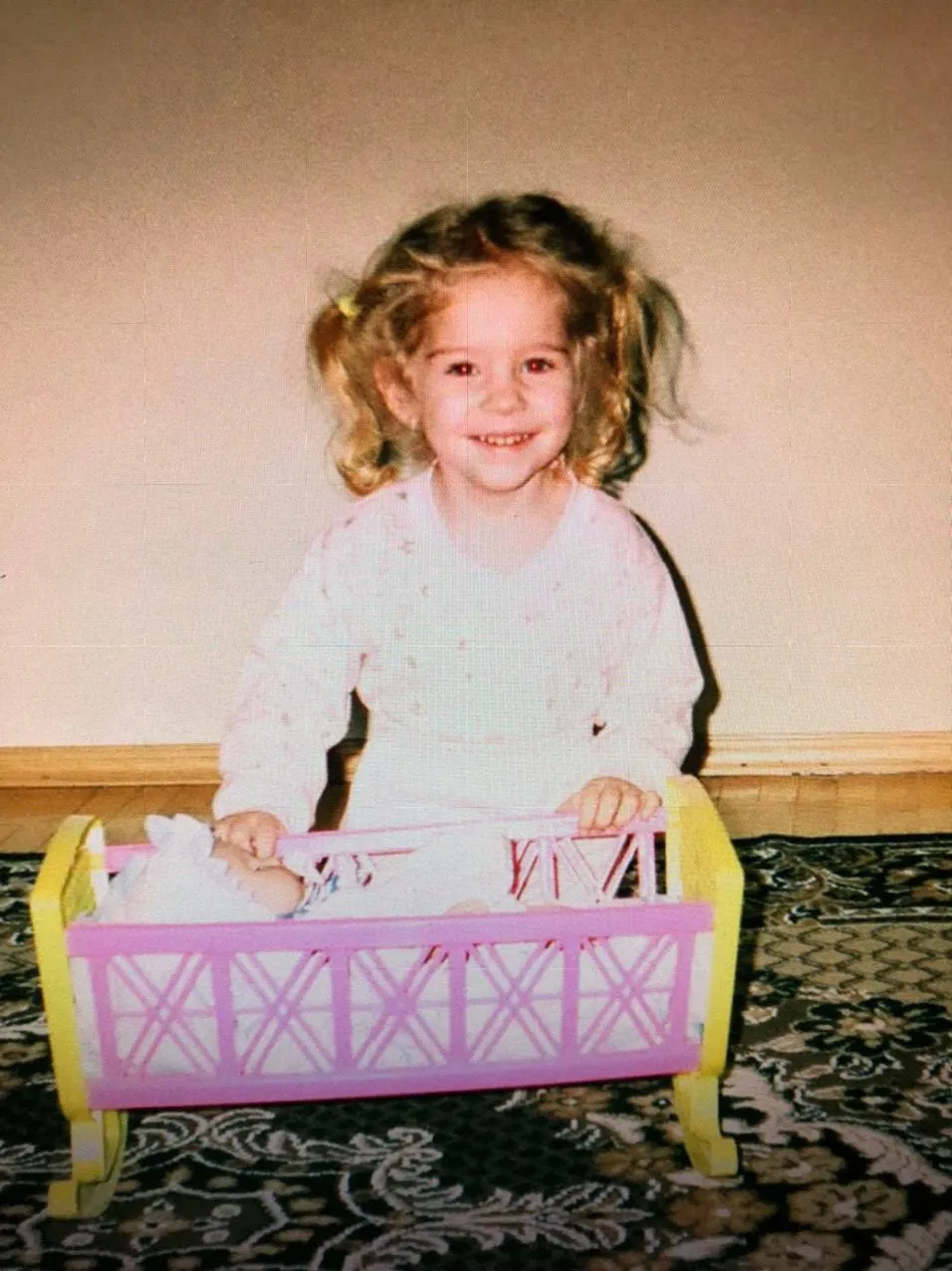 Яринка у дитинстві